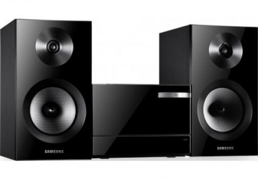 <p><strong>Samsung MM-E330D/RU</strong></p>